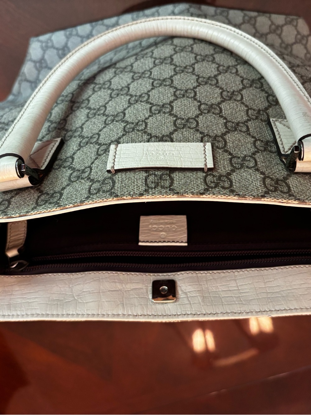 Gucci Beige/White GG Supreme Canvas Top-Handle Tote - Picture 5 of 12